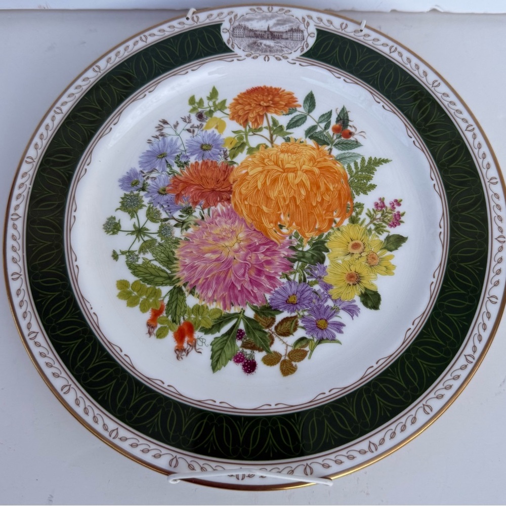 Spode Fine Bone China 1989 Chelsea Flower Show Plate “Chelsea Autumn Glory” 9 in